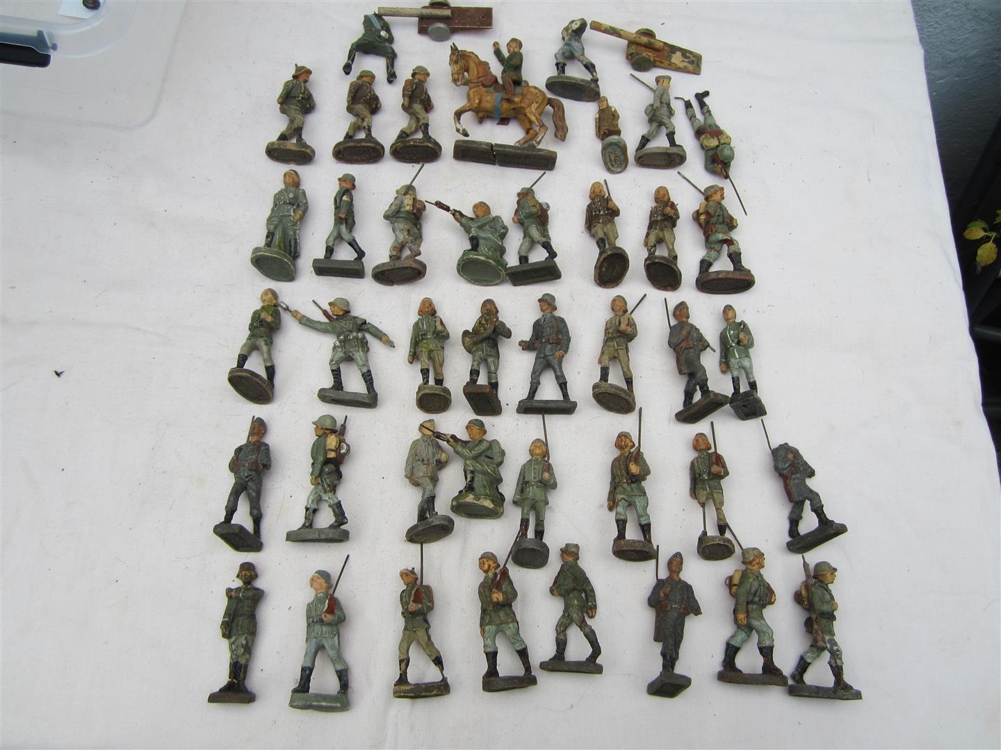 Set of 40 WW2 Lineol, Elastolin Toy Soldiers